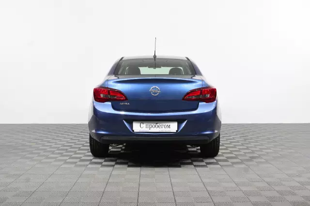 Opel Astra 2013