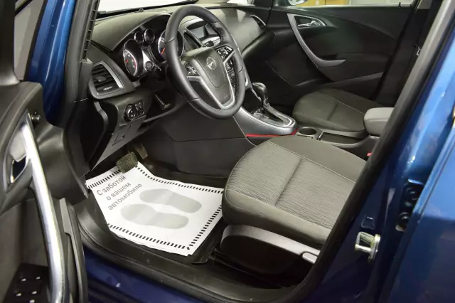 Opel Astra 2013