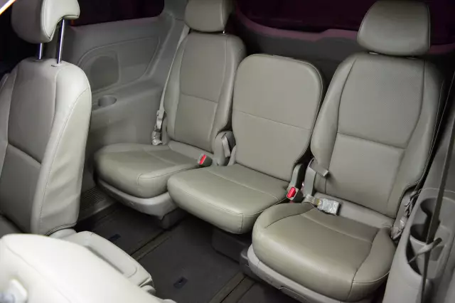 Kia Carnival 2016