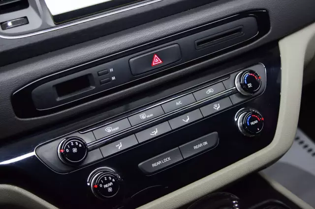 Kia Carnival 2016
