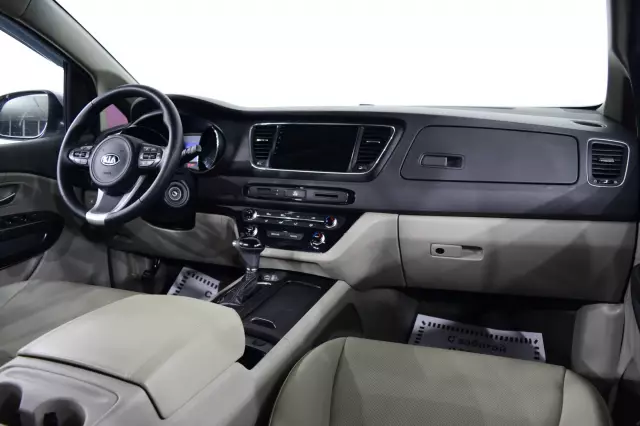 Kia Carnival 2016