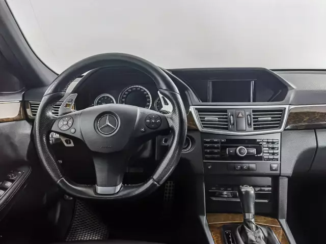 Mercedes-Benz E-Класс 2012