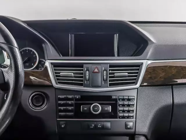 Mercedes-Benz E-Класс 2012