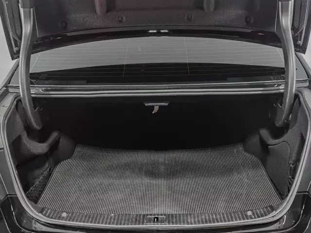 Mercedes-Benz E-Класс 2012