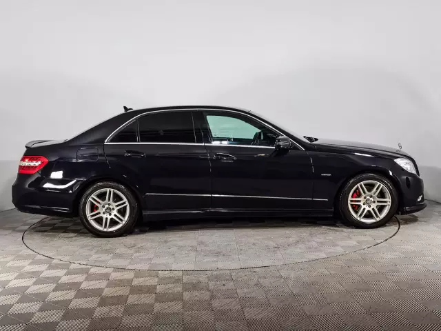 Mercedes-Benz E-Класс 2012