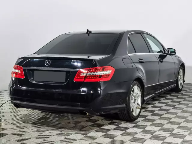 Mercedes-Benz E-Класс 2012