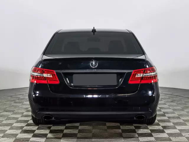 Mercedes-Benz E-Класс 2012
