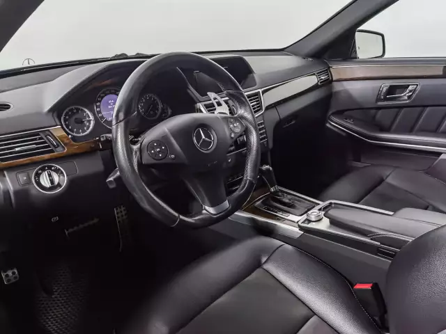 Mercedes-Benz E-Класс 2012