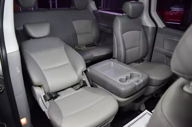 Hyundai Grand Starex 2011