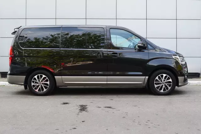 Hyundai Grand Starex 2019
