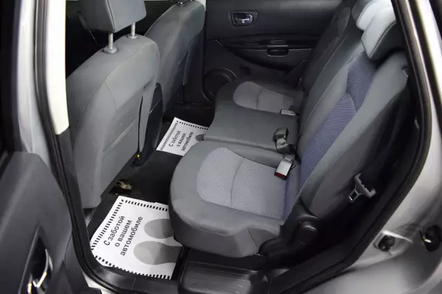 Nissan Qashqai+2 2011