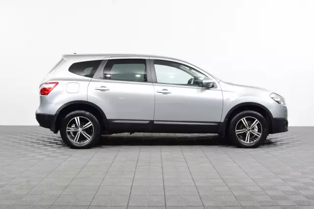 Nissan Qashqai+2 2011