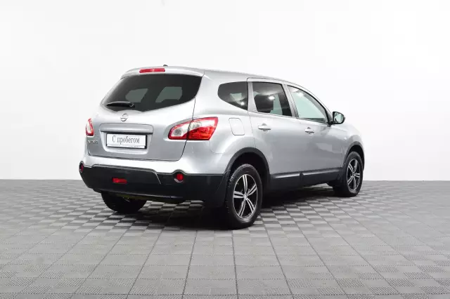 Nissan Qashqai+2 2011
