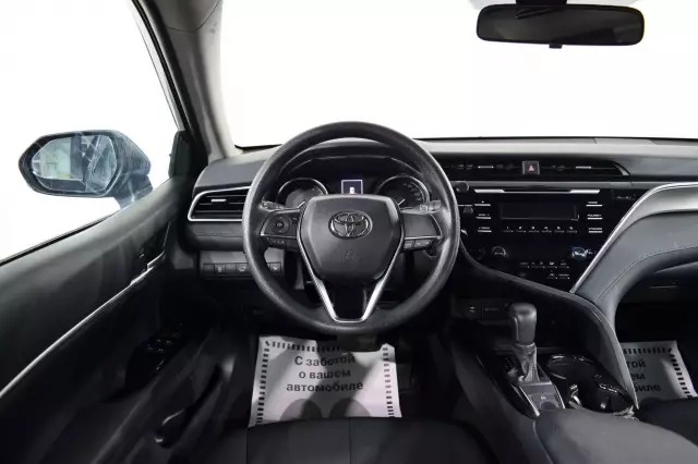 Toyota Camry 2019