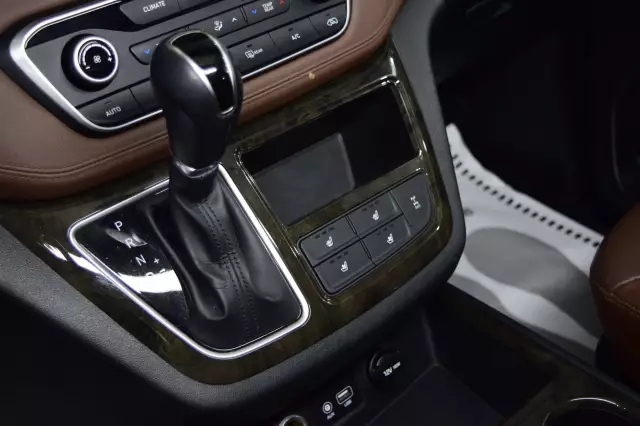 Hyundai Grand Starex 2019