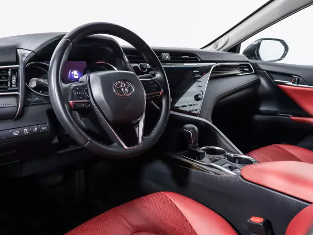 Toyota Camry 2020