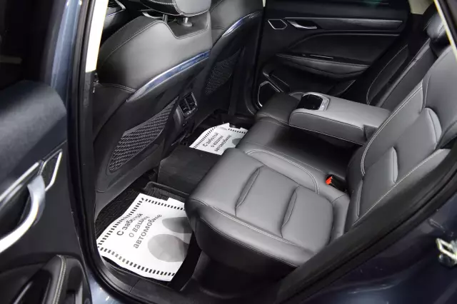 Geely Tugella 2021