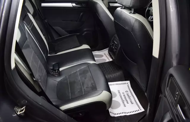 Volkswagen Touareg 2011