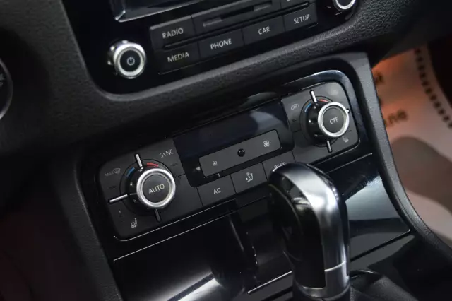 Volkswagen Touareg 2011