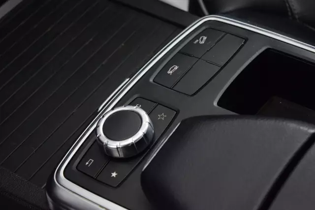 Mercedes-Benz M-Класс 2012
