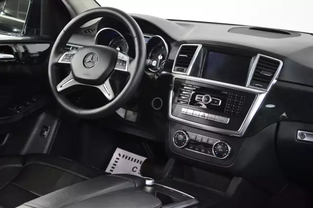 Mercedes-Benz M-Класс 2012