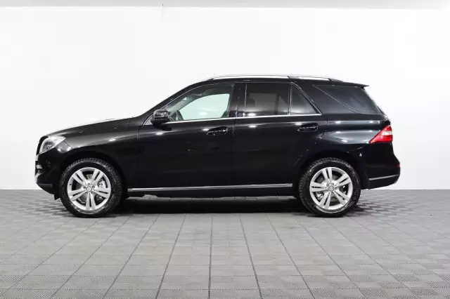 Mercedes-Benz M-Класс 2012