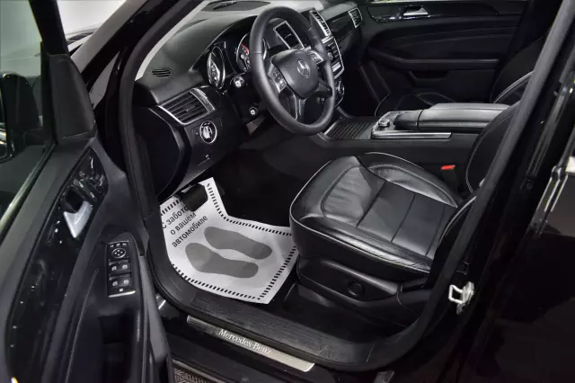 Mercedes-Benz M-Класс 2012