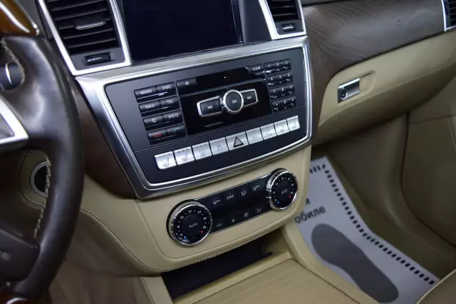 Mercedes-Benz M-Класс 2012
