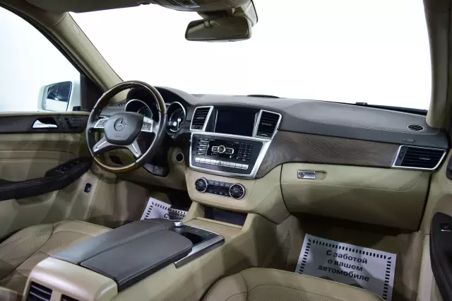 Mercedes-Benz M-Класс 2012