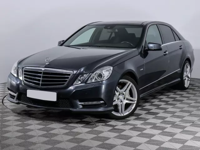 Mercedes-Benz E-Класс 2013