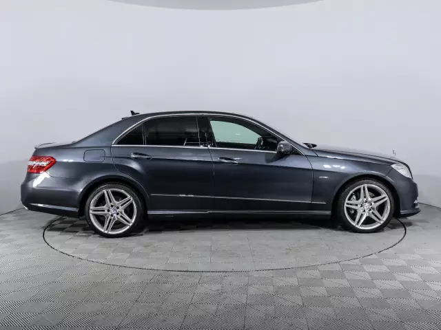 Mercedes-Benz E-Класс 2013