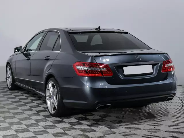 Mercedes-Benz E-Класс 2013