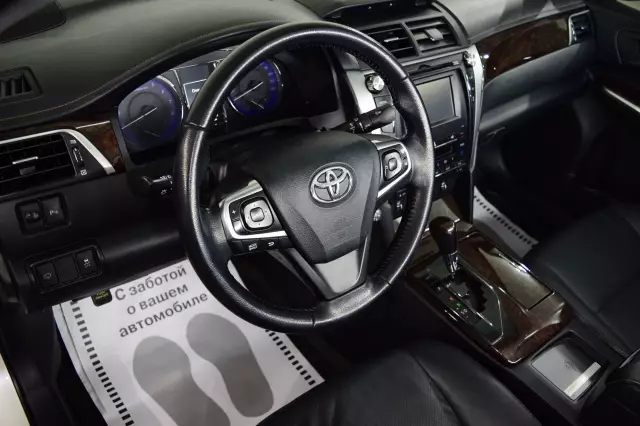 Toyota Camry 2015