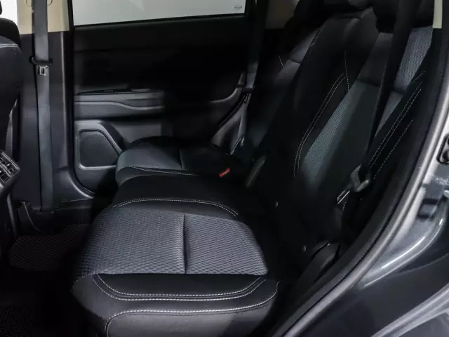 Mitsubishi Outlander 2021