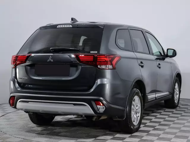 Mitsubishi Outlander 2021