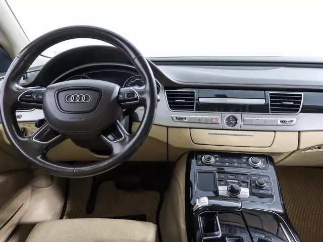 Audi A8 2011