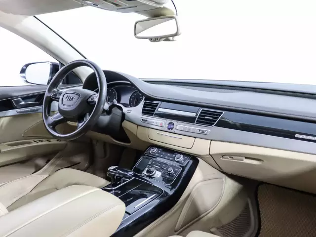 Audi A8 2011