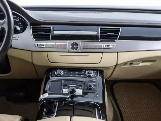 Audi A8 2011