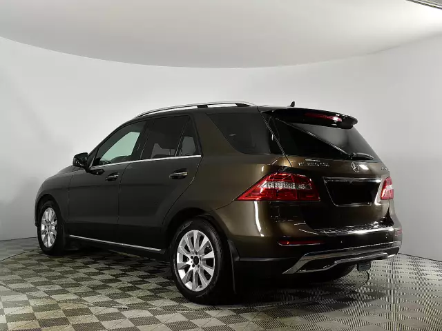 Mercedes-Benz M-Класс 2015