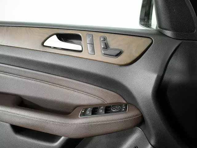 Mercedes-Benz M-Класс 2015