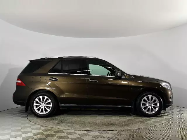 Mercedes-Benz M-Класс 2015