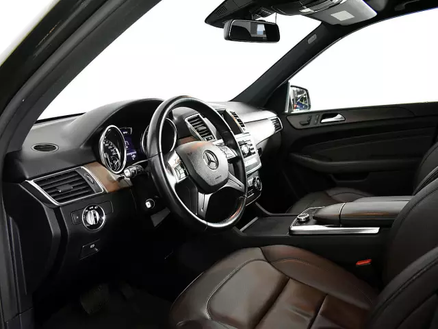 Mercedes-Benz M-Класс 2015