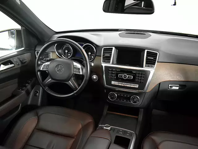 Mercedes-Benz M-Класс 2015