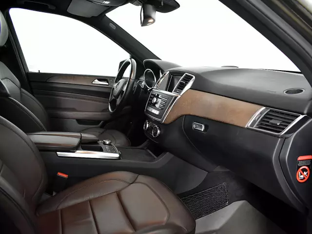 Mercedes-Benz M-Класс 2015