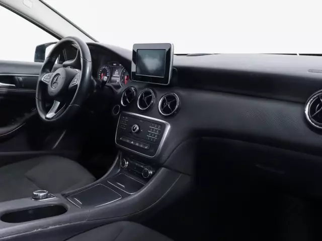 Mercedes-Benz A-Класс 2017