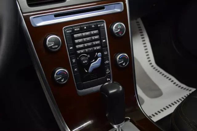 Volvo XC60 2011