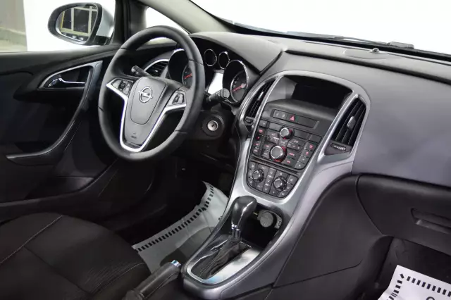 Opel Astra 2013