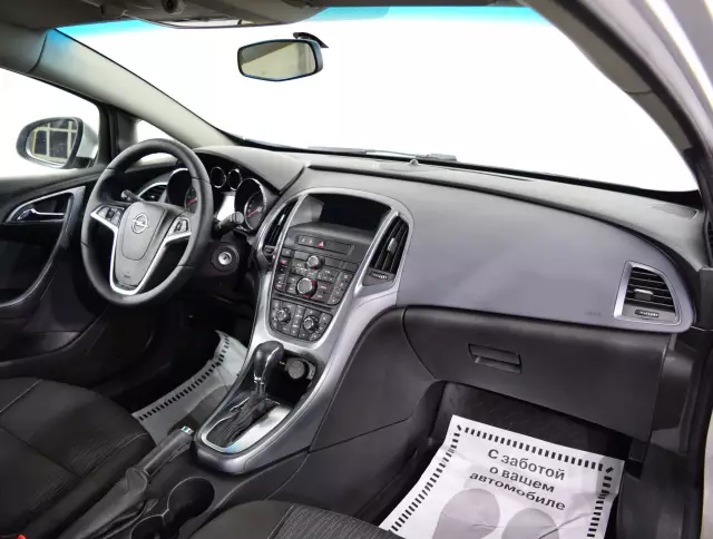 Opel Astra 2013