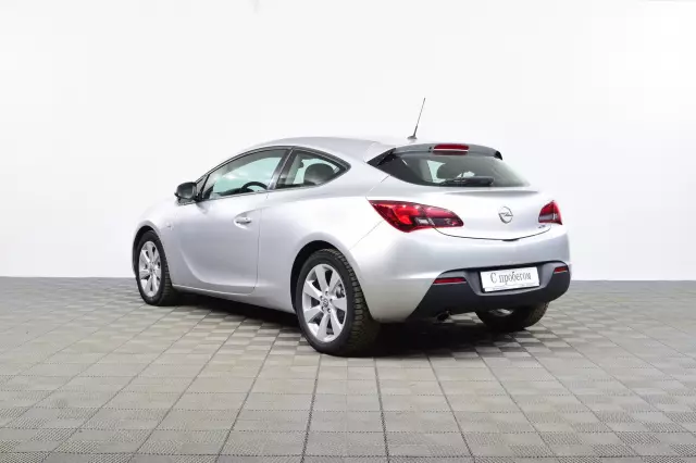 Opel Astra 2013