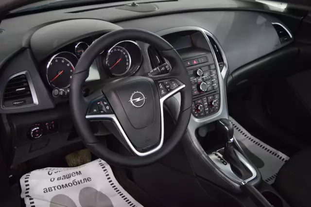Opel Astra 2013